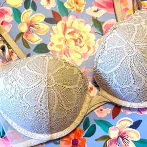 Victoria’s Secret Nude Lace Push-Up T-Shirt Bra